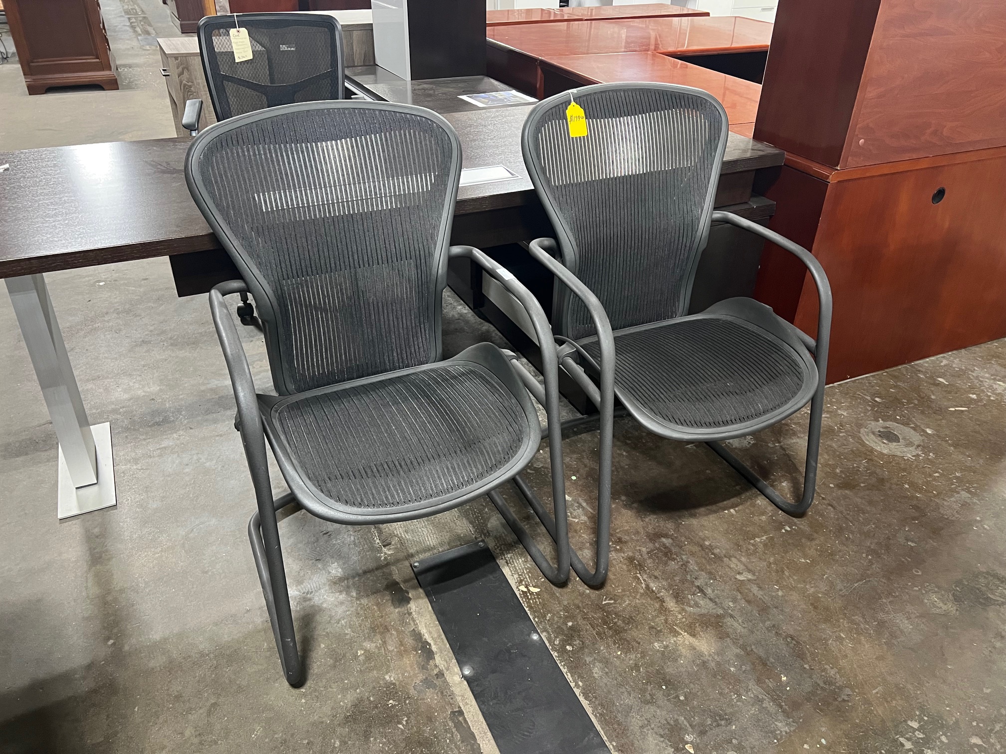 Herman Miller Aeron Guest Chair - Image 3