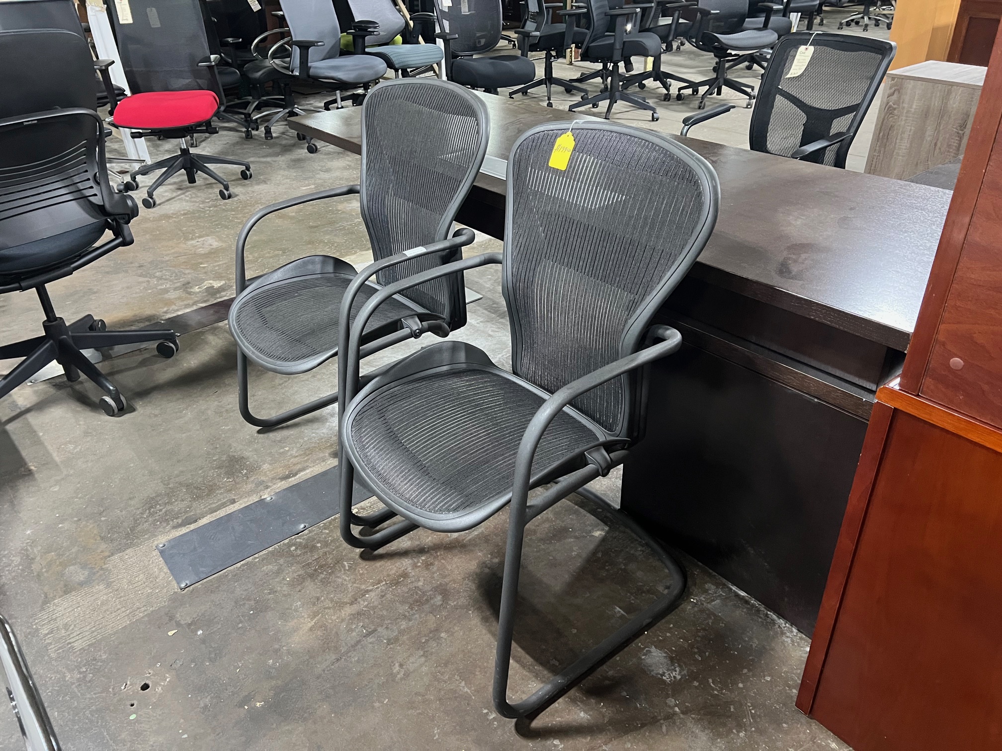 Herman Miller Aeron Guest Chair - Image 2