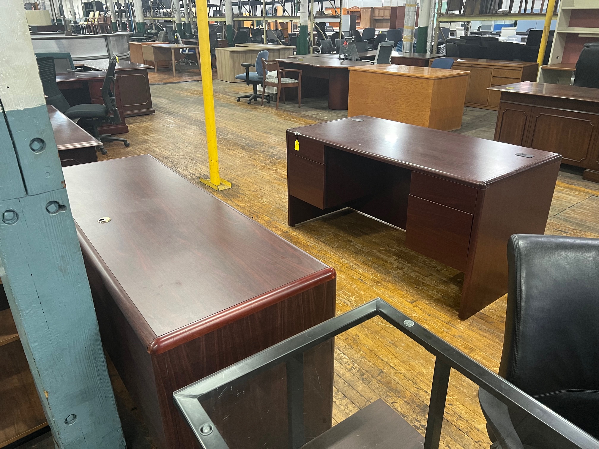 HON Desk and Credenza Set - Image 3